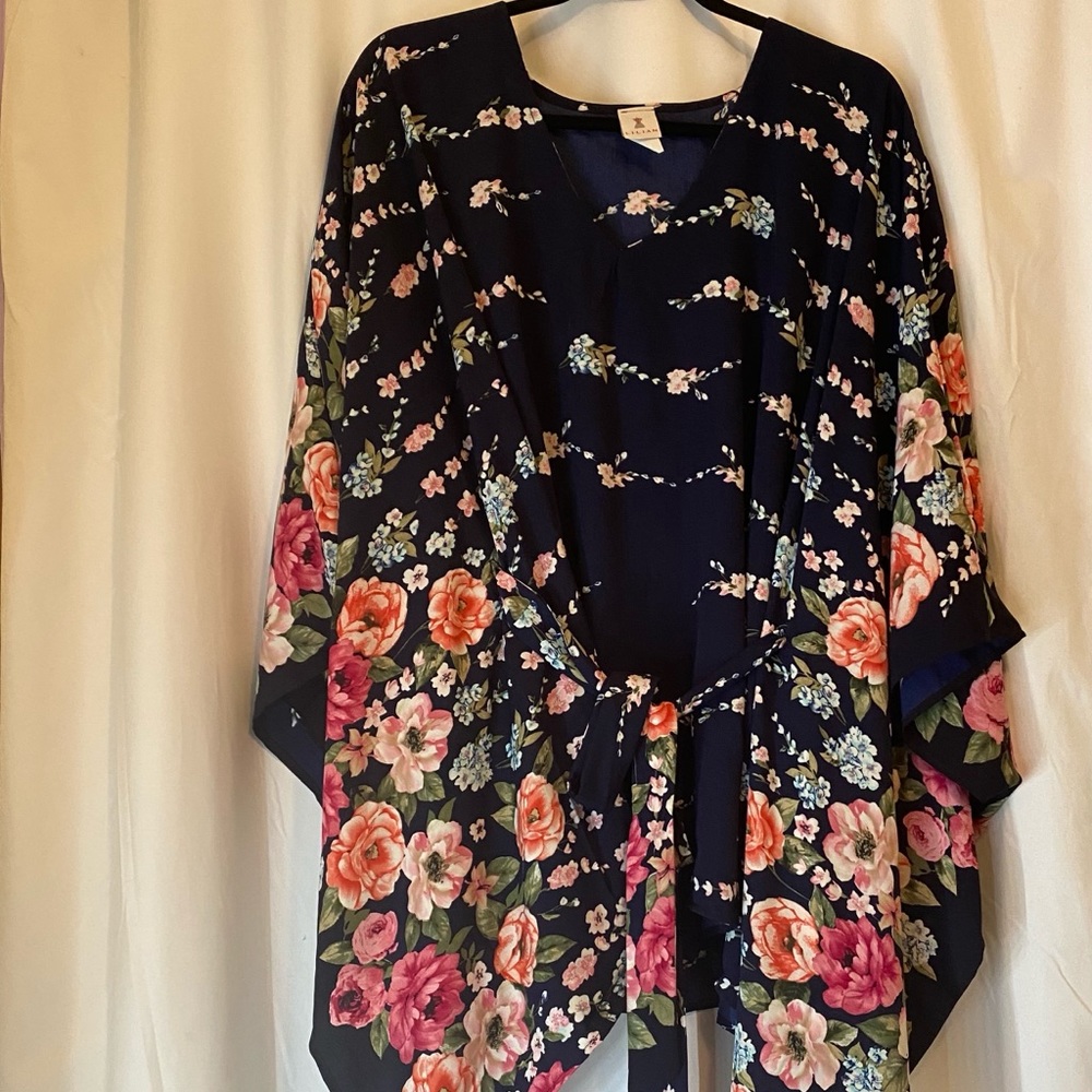 LIKE NEW Plus size Kimono Blouse